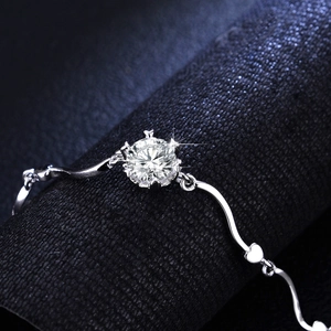 Bracelet élégant en argent 925 flocon de neige avec moissanite et maillons ondulés