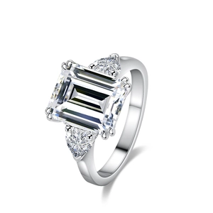 4ct rectangular emerald cut moissanite ring with side stones in S925 silver