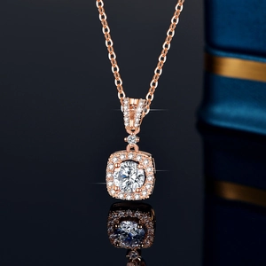 Πολυτελές ασημένιο κολιέ S925 με moissanite 1ct και τετράγωνο μενταγιόν halo σε ροζ χρυσό
