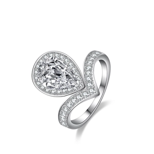 Bague poire en moissanite et argent S925 avec anneau ondulé pavé de diamants brillants