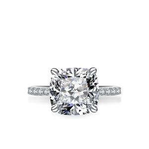 Exquisiter Moissanit-Verlobungsring im Radiant-Schliff aus Sterlingsilber mit Pave-Band