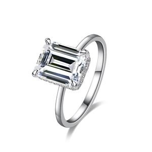 Bague en argent S925 avec moissanite de 4 carats taille émeraude et halo caché raffiné