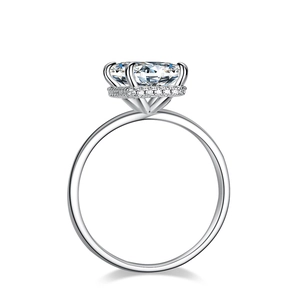 Bague élégante en argent S925 avec moissanite rectangulaire 4ct et sertissage halo