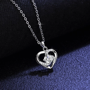 Collier en argent sterling 925 avec pendentif en forme de cœur et diamant moissanite