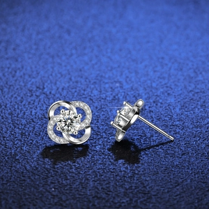 Elegant s925 silver four-leaf clover moissanite stud earrings with micro-inlaid stones