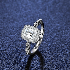 Emerald cut moissanite ring in S925 sterling silver with adjustable halo band