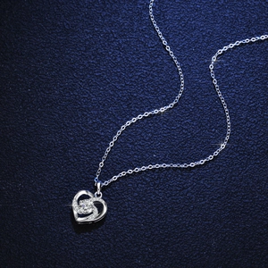 Élégant pendentif coeur en argent sterling 925 avec pierre précieuse en moissanite