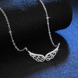 S925 sterling silver angel wing pendant necklace with sparkling moissanite stones