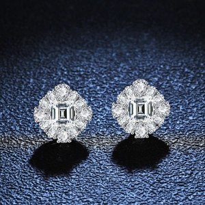 Élégantes boucles d'oreilles en argent S925 avec émeraude et halo de diamants