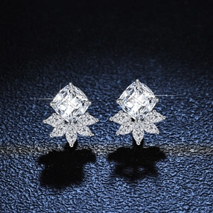 Boucles d'oreilles tournesol en argent S925 avec moissanite carrée et diamants en pétales
