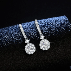Orecchini pendenti in argento S925 con moissanite e montatura halo scintillante