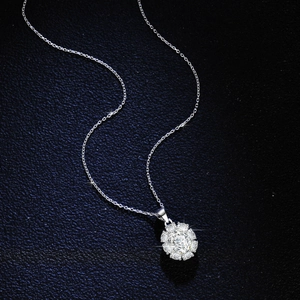 Elegant S925 sterling silver necklace with flower pendant and moissanite stone
