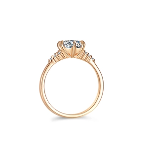 Bague couronne en moissanite plaquée or champagne avec serti à six griffes et diamants