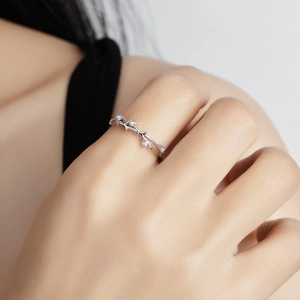 Elegant 925 sterling silver branch ring with sparkling moissanite stones for women