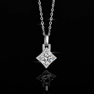 Luxury 925 Sterling Silver 1 Carat Moissanite Pendant Necklace For Women Square Halo Zirconia Inlaid Clavicle Chain Jewelry