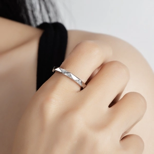 Sparkling Moissanite S925 sterling silver geometric band ring for women on finger
