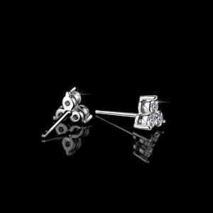Sparkling S925 silver clover earrings with three moissanite stones and mirror reflection
