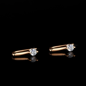 Minimalist S925 rose gold moissanite stud earrings featuring brilliant round-cut diamonds