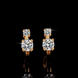 Boucles d'oreilles élégantes en argent s925 plaqué or rose avec doubles pierres moissanite