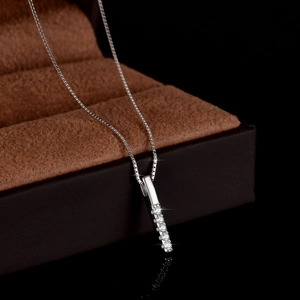 S925 Sterling Silver Vertical Moissanite Bar Necklace with Box Chain and Mirror Effect