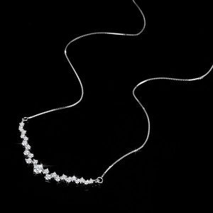 Elegante collana sorriso in argento S925 con pendenti in moissanite brillante taglio rotondo