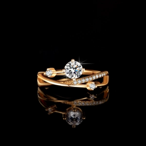 Bague moissanite 1ct en argent S925 avec anneau croisé en or rose élégant