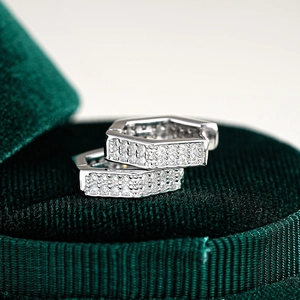 Luxurious S925 sterling silver hexagonal moissanite stud earrings for men and women