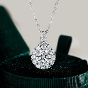 925 Sterling Silver 2ct Round Moissanite Pendant Necklace Halo Micro-pave Clavicle Chain For Women Fashion Jewelry Gift
