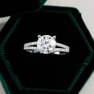 S925 sterling silver double row moissanite engagement ring in green velvet box