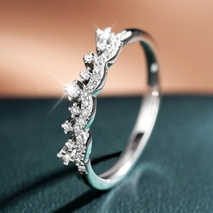 Sparkling S925 sterling silver crown ring with wavy moissanite stones in a pavé setting