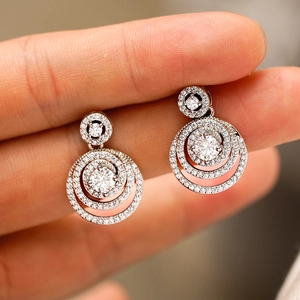 Boucles d'oreilles hip-hop S925 en argent sterling et moissanite avec pavé multicouche