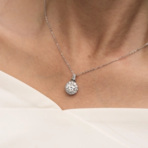 Elegant S925 sterling silver necklace with 2ct round moissanite halo pendant for women