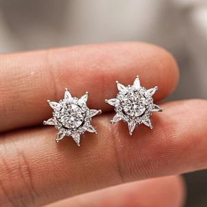 Sparkling S925 sterling silver snowflake stud earrings with D color moissanite stones