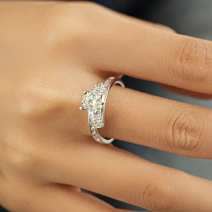 S925 sterling silver bull-head ring with round moissanite and double row side diamonds