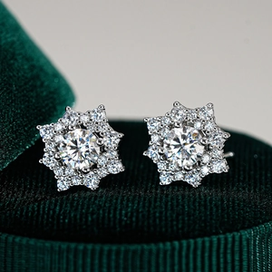 Hip Hop 925 Sterling Silver Moissanite Star Stud Earrings D Color Sparkling Snowflake Earrings For Men Women Jewelry Gift