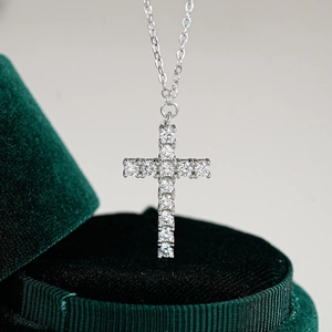 Collier Pendentif Croix en Argent Sterling 925 Pour Femme Incrusté de Moissanite Couleur D Bijoux De Luxe Minimalistes Cadeau Anniversaire