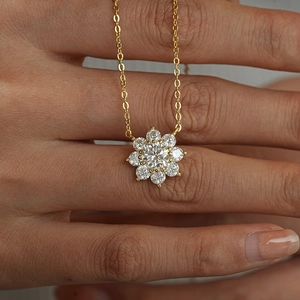 Collier tournesol classique en argent 925 plaqué or 14K avec pendentif en moissanite