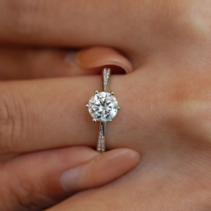 Anello a corona classico in argento sterling S925 con brillante pietra moissanite