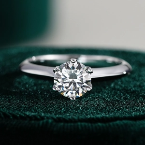 925 Sterling Silver Moissanite Ring For Women Classic Six Prong Crown Setting Round Brilliant Cut Engagement Wedding Ring Jewelry Gift