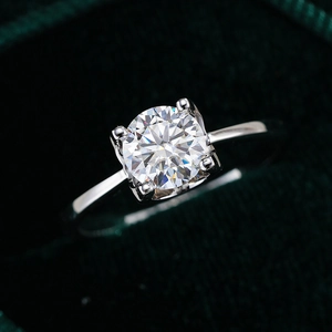 Classic 925 Sterling Silver Moissanite Ring For Women Sparkling Round Moissanite Rhinestone Wedding Engagement Finger Ring Jewelry Gift