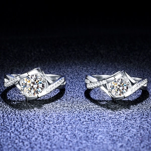 Detailed view of s925 silver moissanite rings with sparkling twisted diamond bands