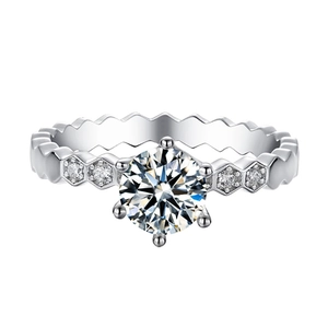 Elegant S925 silver moissanite ring with six-prong setting and honeycomb band design