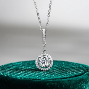 Classic 925 Sterling Silver Moissanite Pendant Necklace For Women Round Halo Cut Sparkling Silver Box Chain Choker Luxury Jewelry Gift With GRA Certificate