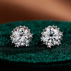 925 Sterling Silver Snowflake Stud Earrings For Women Brilliant Cut Moissanite Rhinestone Inlaid Elegant Wedding Jewelry