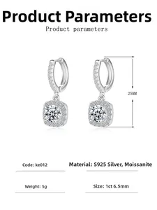 Détail de boucles d'oreilles en argent S925 avec pendentifs moissanite 1ct halo carré