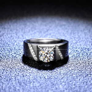 Polished S925 sterling silver moissanite men's wedding ring with a sparkling large center stone