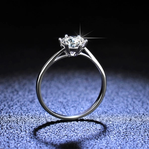 Elegant S925 sterling silver ring with classic six-prong solitaire moissanite setting