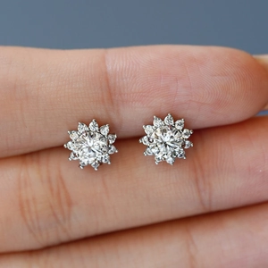 Elegant S925 sterling silver sunflower earrings with brilliant moissanite center stone