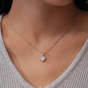 Classic S925 sterling silver ribbon pendant necklace with moissanite center stone