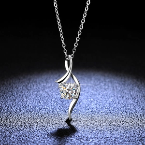 Close-up of S925 sterling silver necklace featuring a 1ct round moissanite pendant